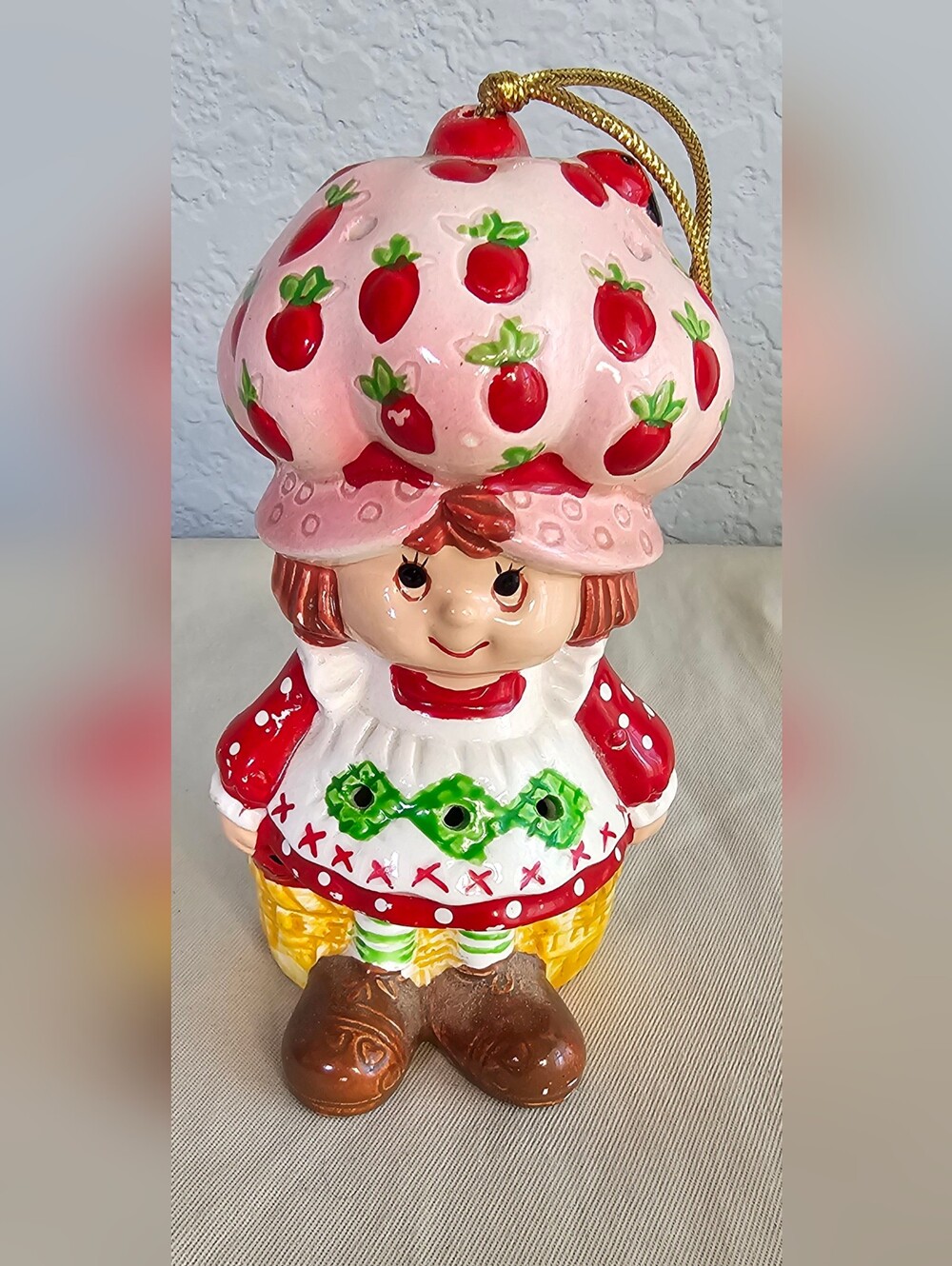 Vintage 1983 Strawberry Shortcake Ceramic Pomander Potpourri Ornament w/ Stopper